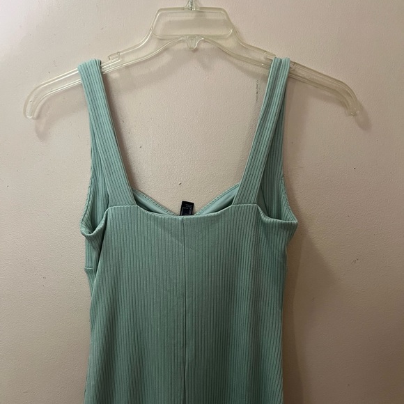 Olive green woman’s dress size medium - Picture 4 of 6